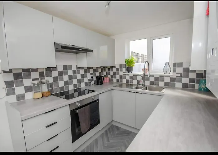 Σπίτι διακοπών Two Bedroom House With Garden In Victoria Parade Μπρίστολ