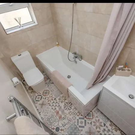 Two Bedroom House With Garden In Victoria Parade Prázdninový dům Bristol