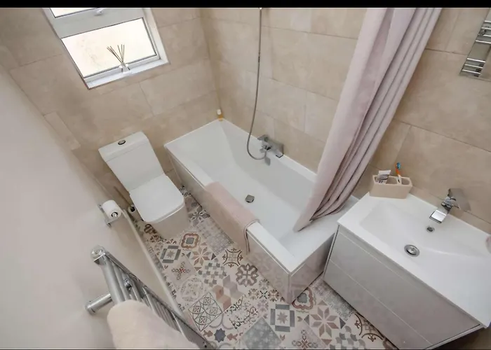 Two Bedroom House With Garden In Victoria Parade Ferienhaus Bristol